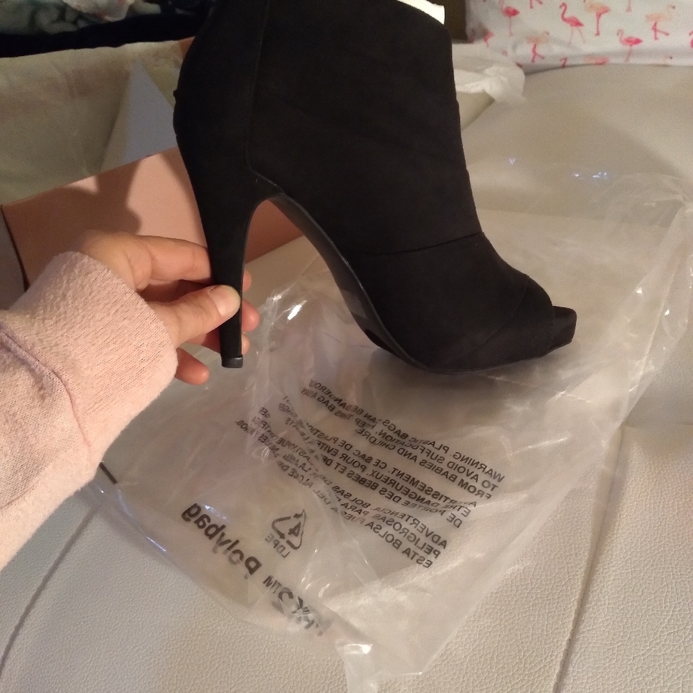Heels - Picture 6 of 9